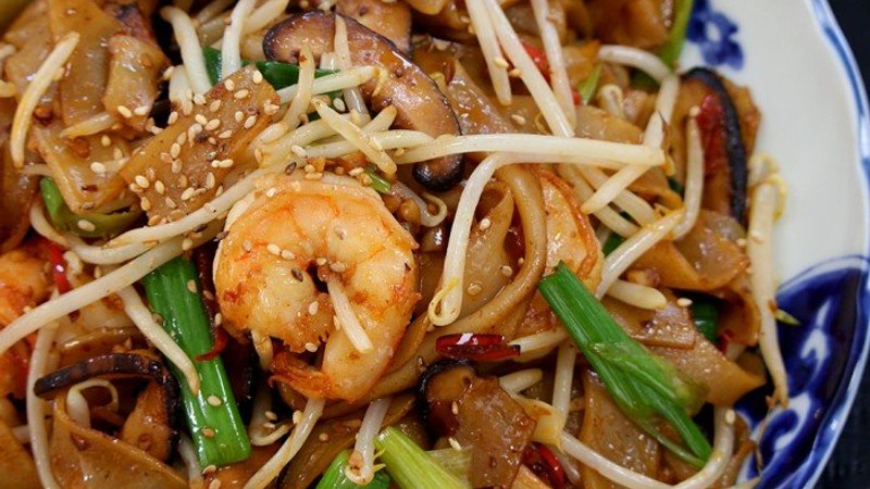Pad thaï crevettes cacahuètes