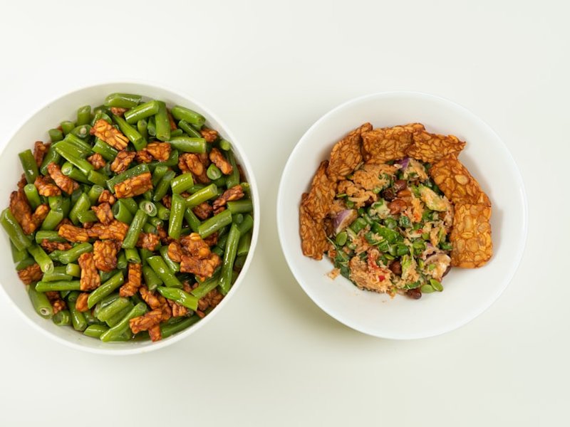 Riz au poulet haricots verts et amandes