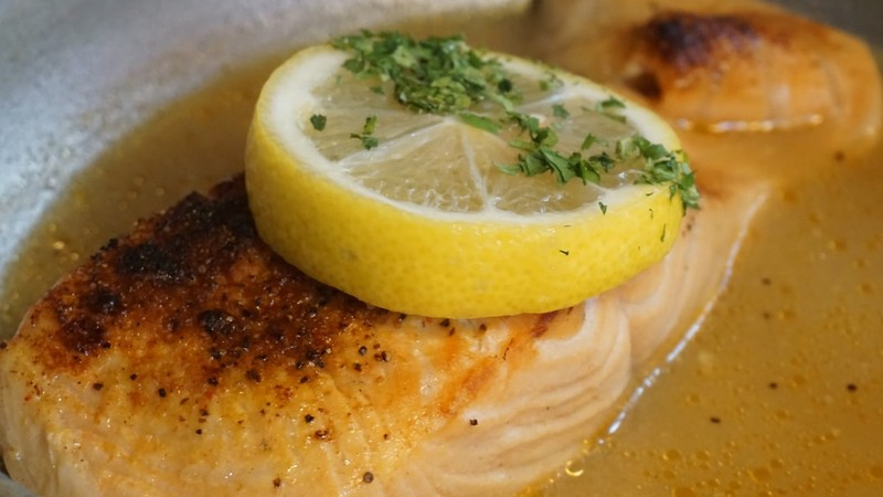 Saumon en croûte d'herbes citron