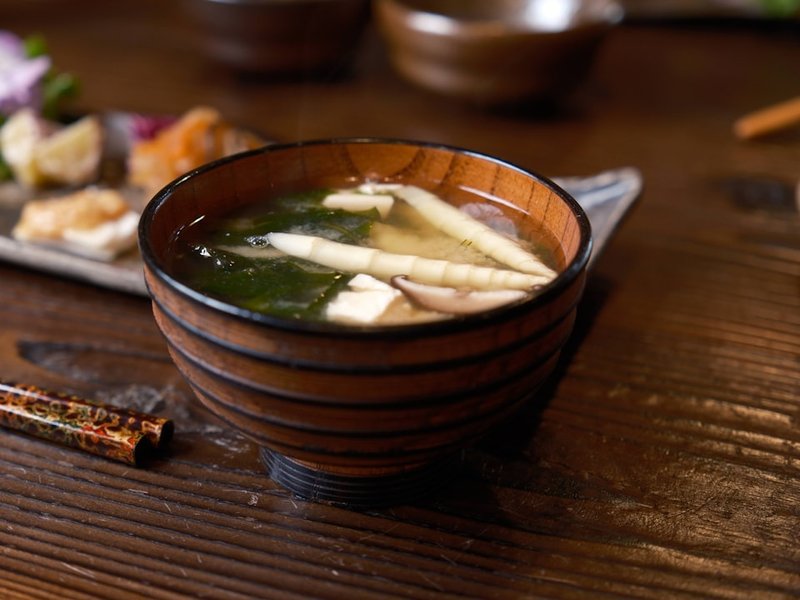 Soupe miso tofu shiitake gingembre