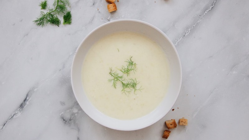 Velouté asperges blanches crème truffe