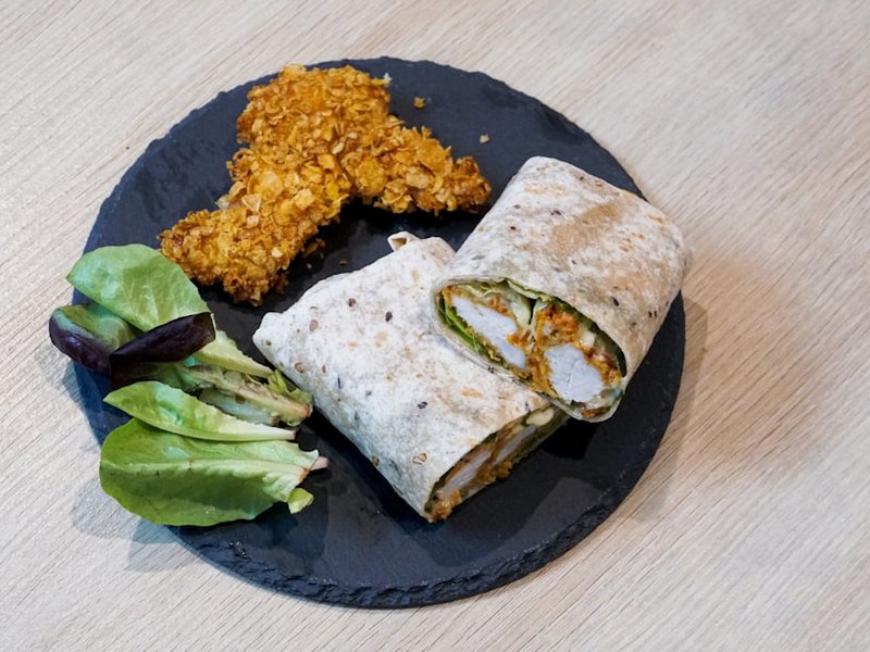 Wrap géant poulet avocat fromage frites patate douce
